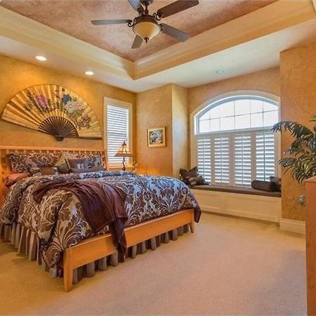Large Mediterranean Oasis - Water Views & Pool Clearwater Beach Exterior photo