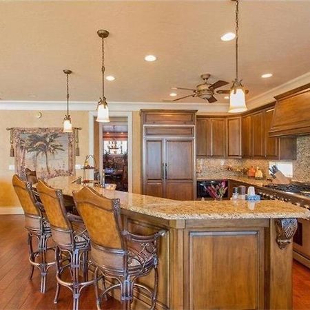 Large Mediterranean Oasis - Water Views & Pool Clearwater Beach Exterior photo