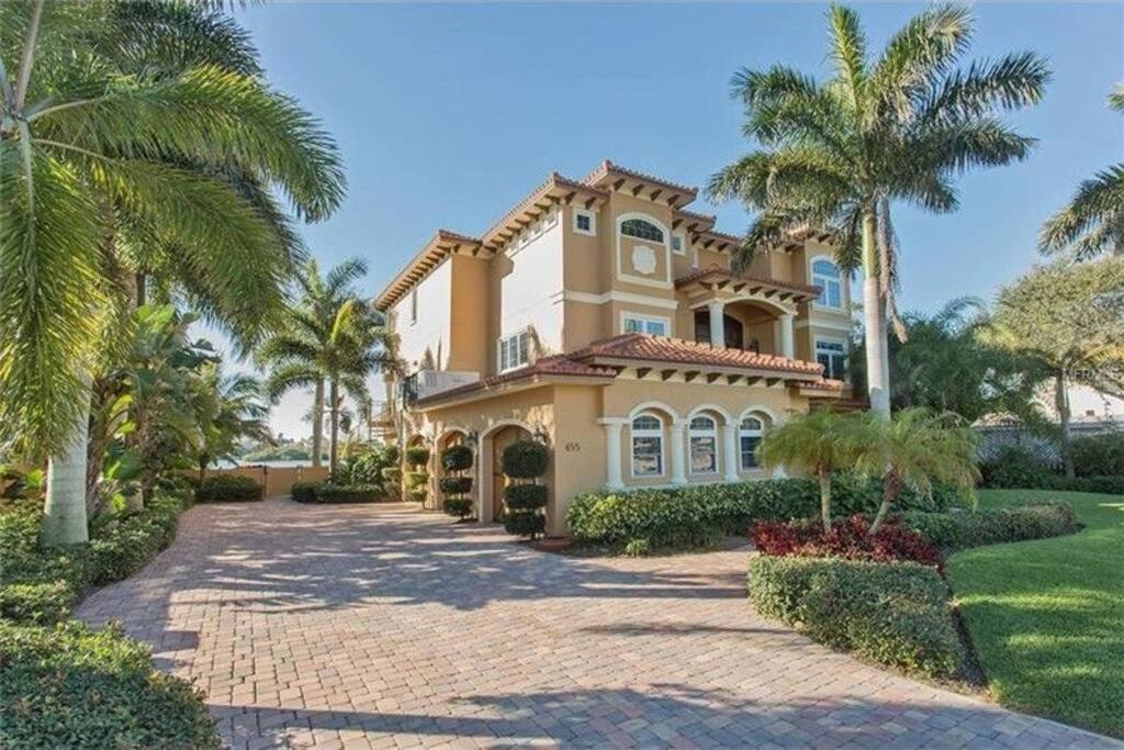 Large Mediterranean Oasis - Water Views & Pool Clearwater Beach Exterior photo