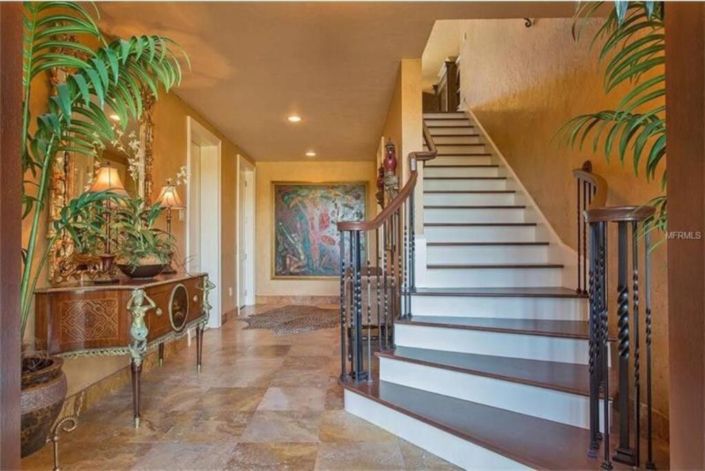 Large Mediterranean Oasis - Water Views & Pool Clearwater Beach Exterior photo